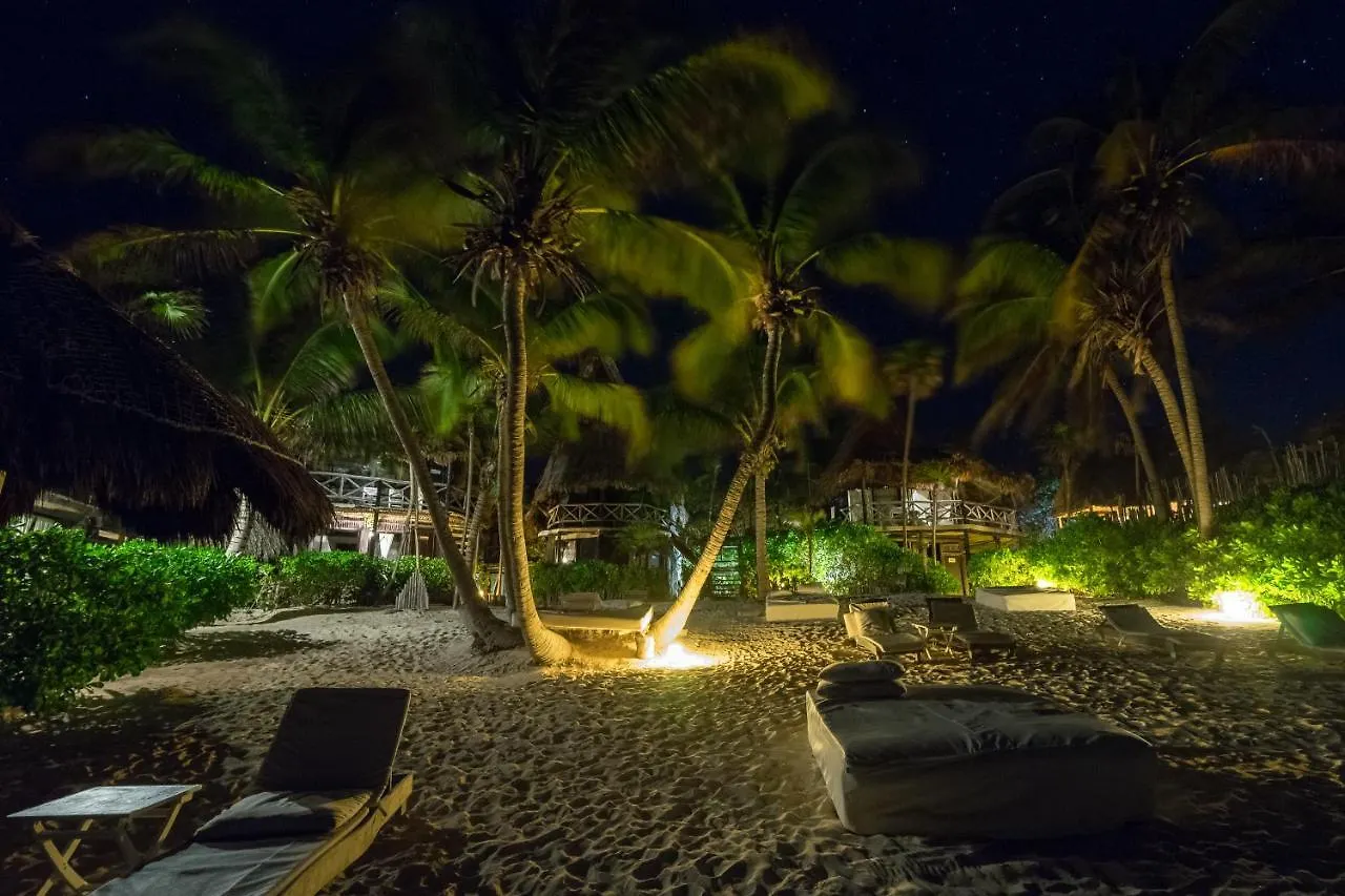 Hotel Luv Tulum 3*,